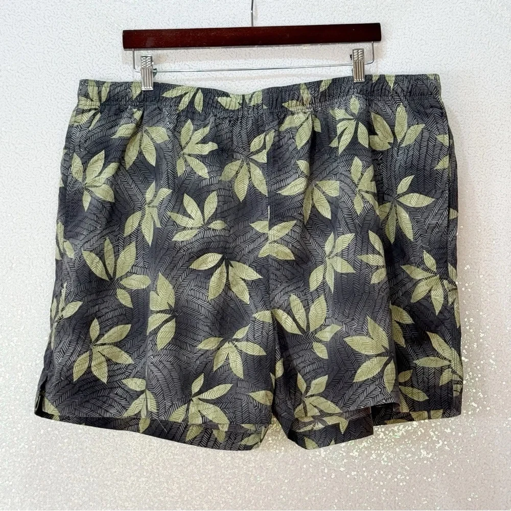 Tommy Bahama Leaf Print gray/green Men's Swim Shorts size XXL
